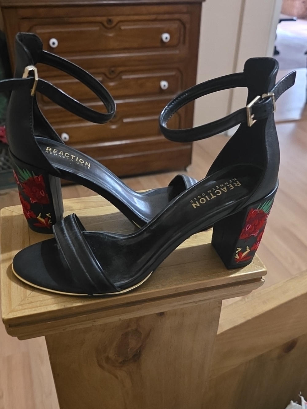 Kenneth Cole Reaction Black Embroidered Block Heel Sandals